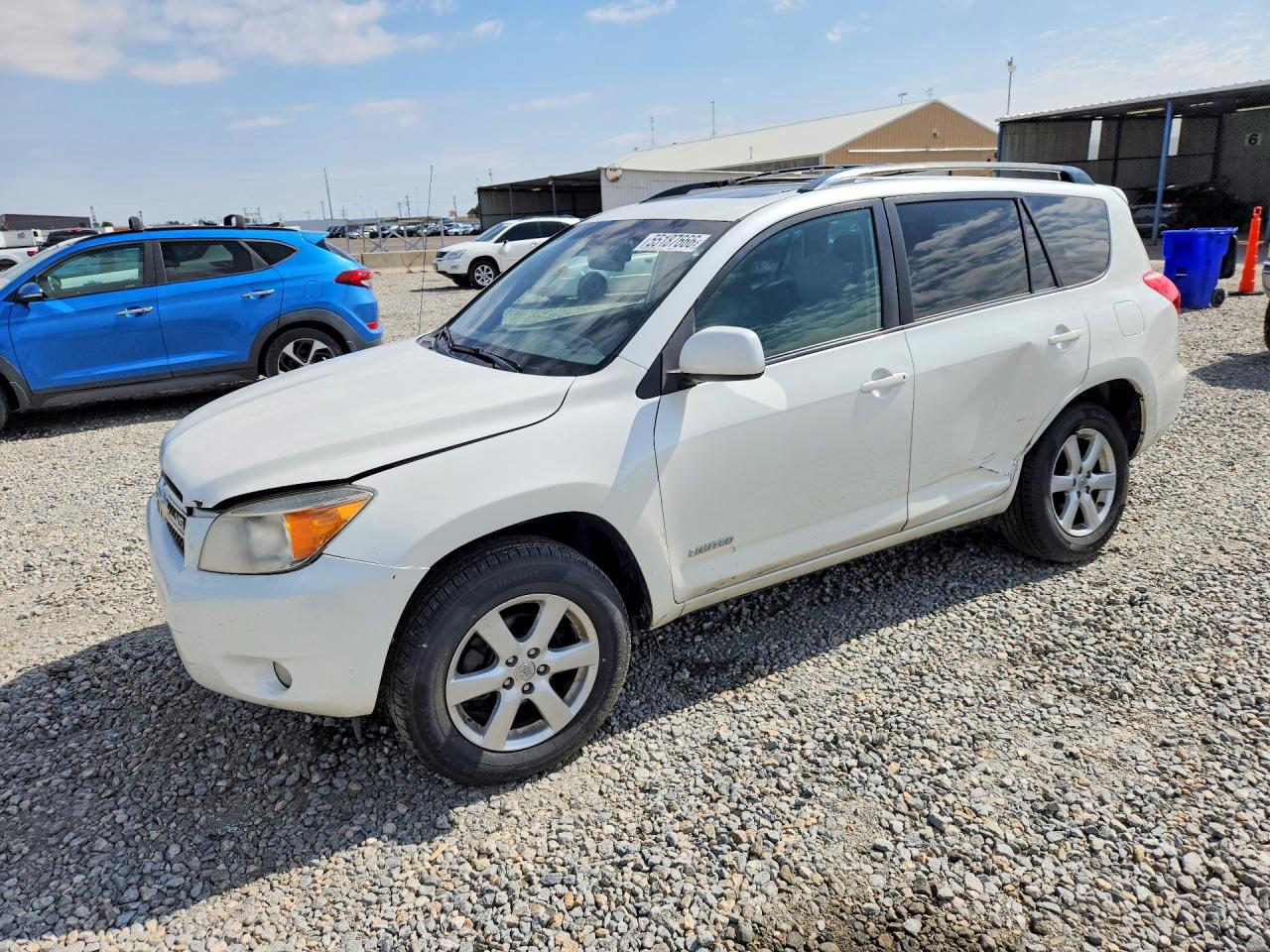 Salvage Toyota RAV4 Image