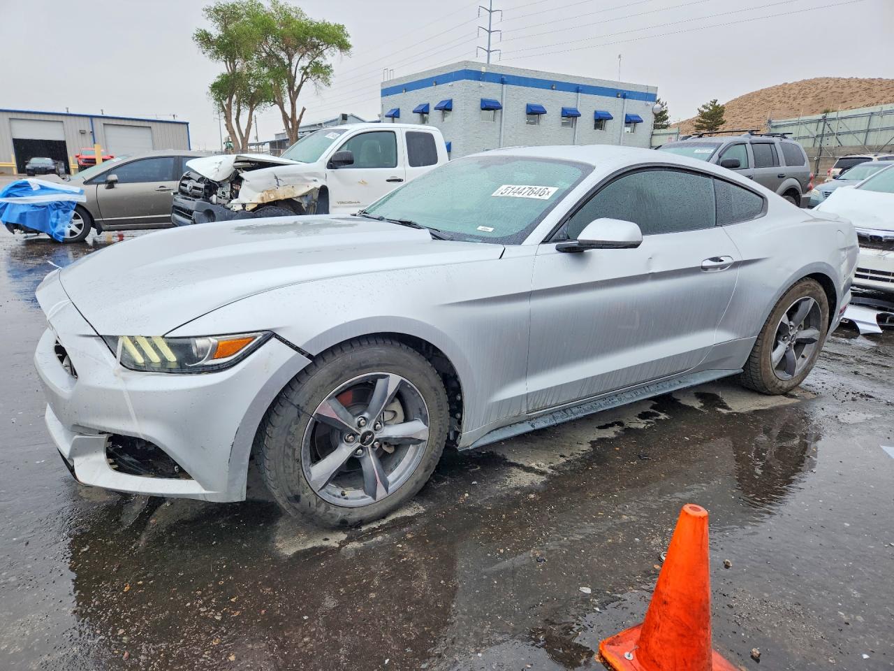 Salvage Ford Mustang Image