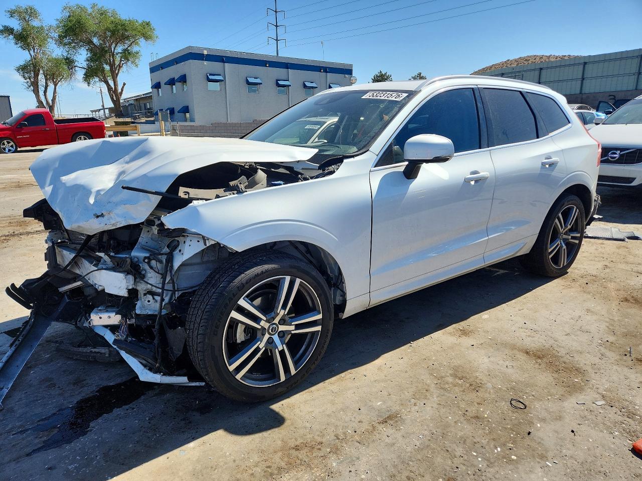 Salvage Volvo XC60 Image