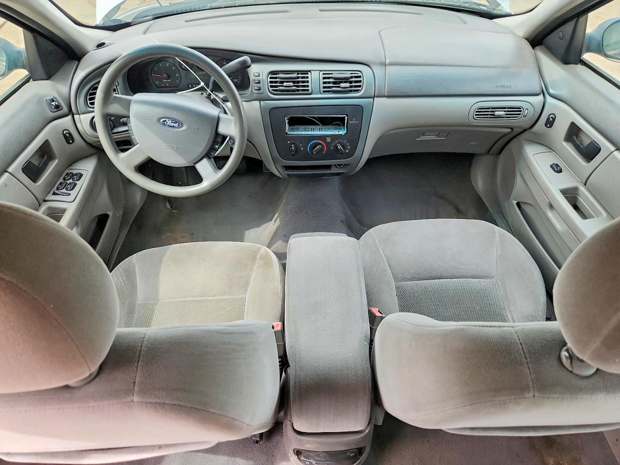 Ford Taurus Se