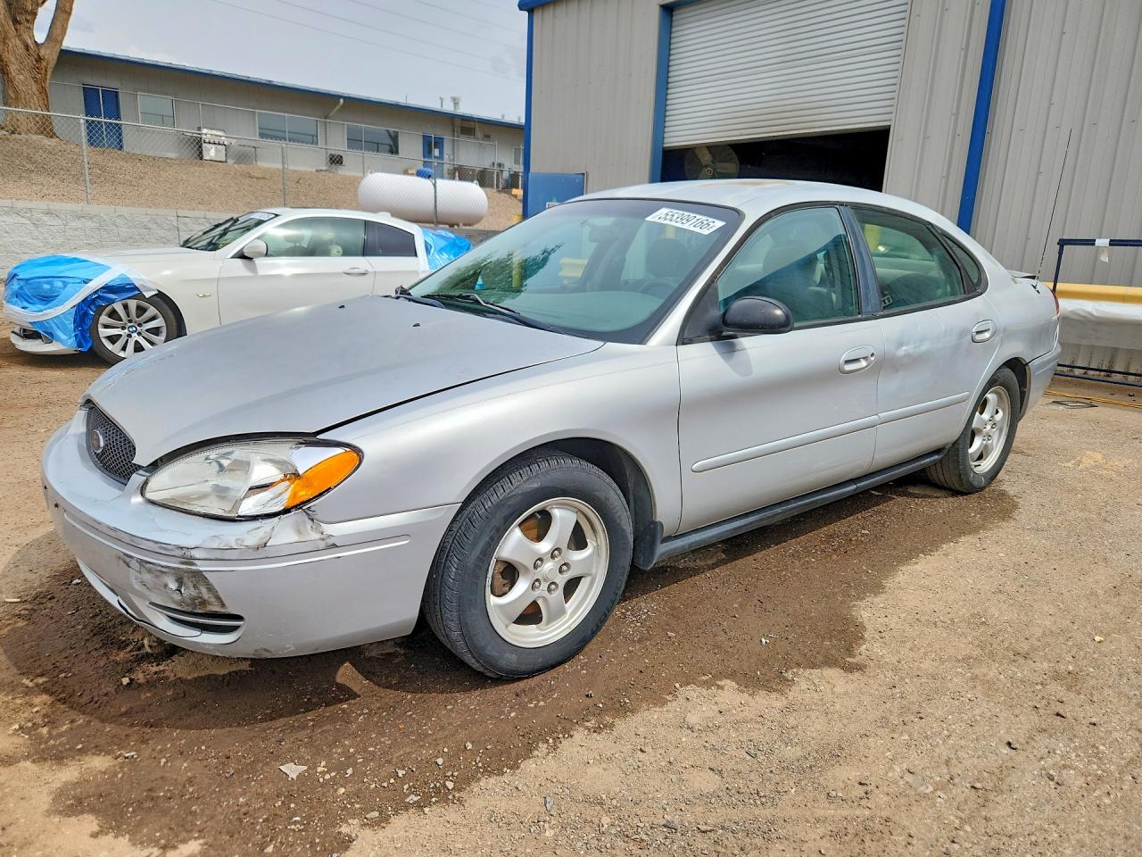 Salvage Ford Taurus Image