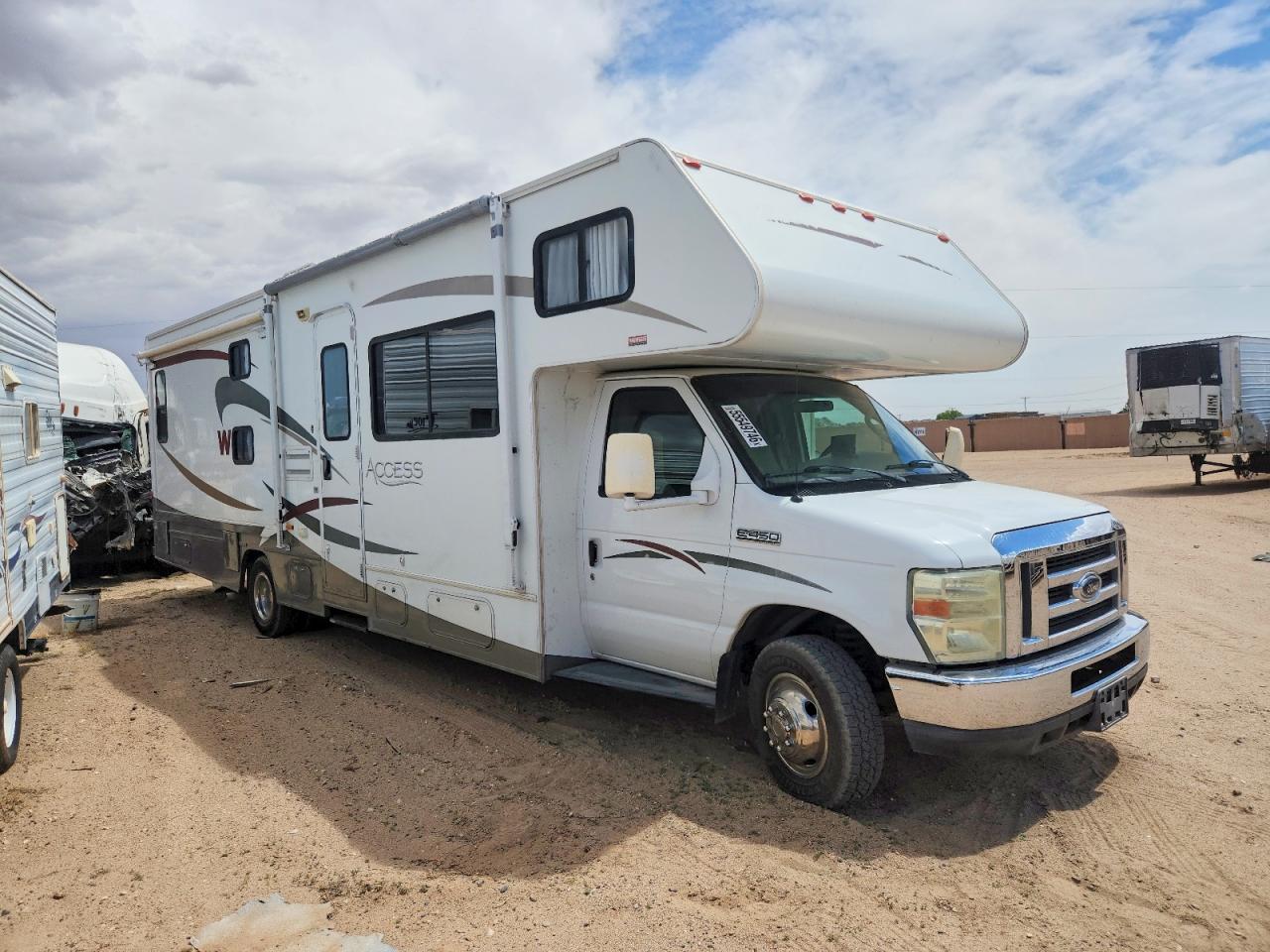 Salvage Winnebago Access 31j Image