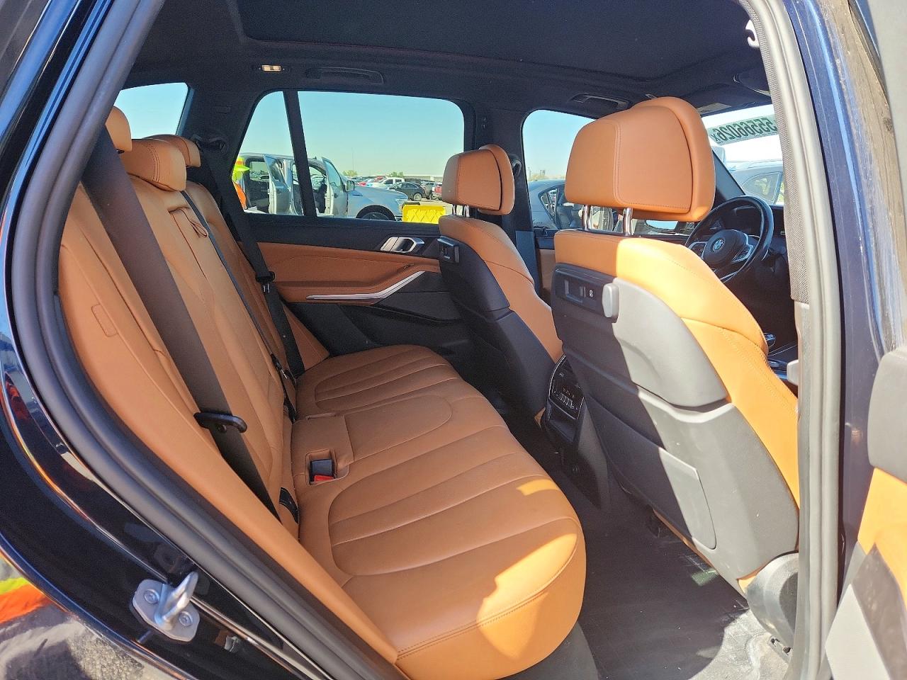 BMW X Series M50i