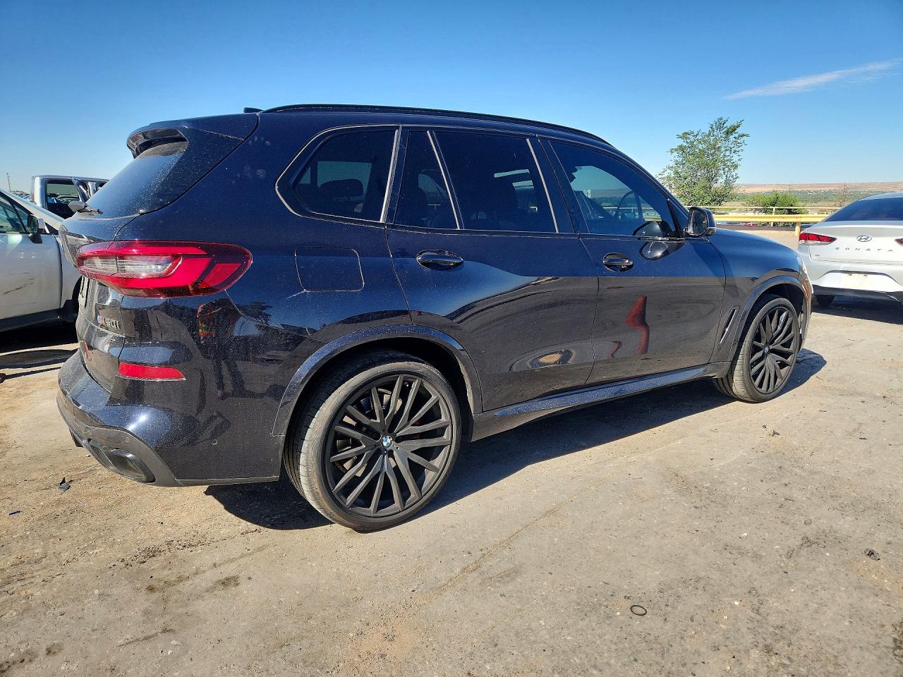 BMW X Series M50i