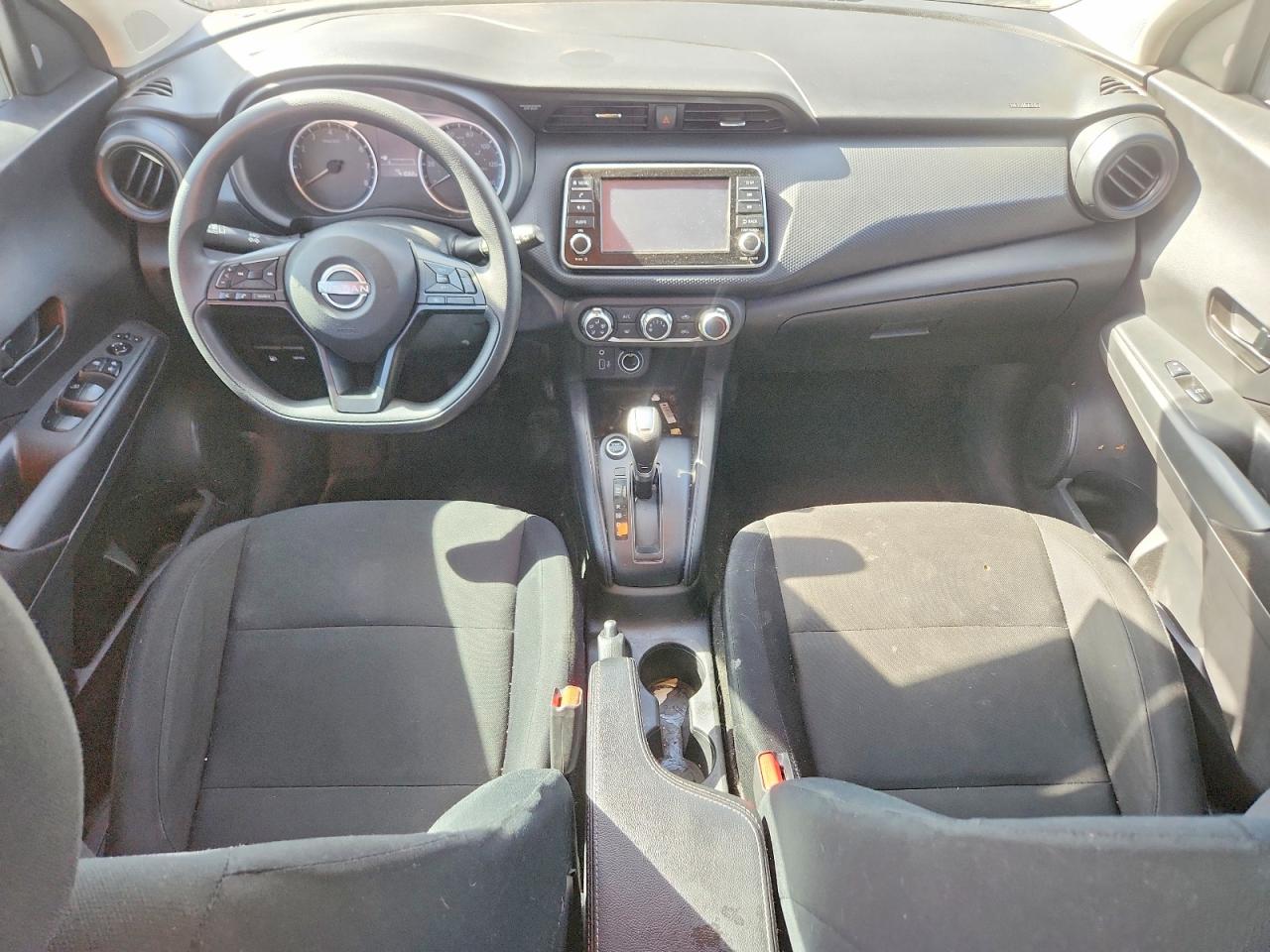 Nissan Kicks S