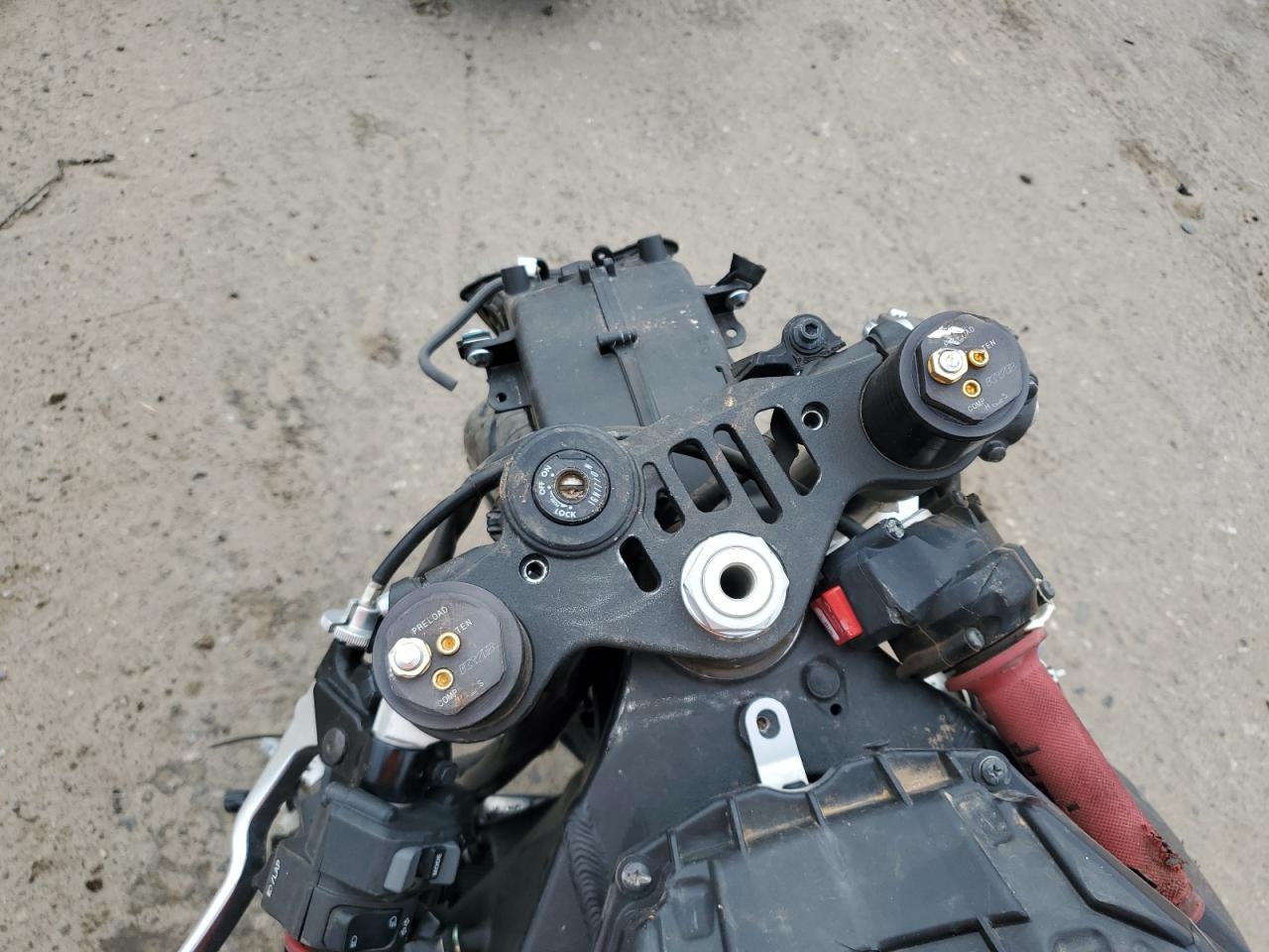 Yamaha Yzf1000