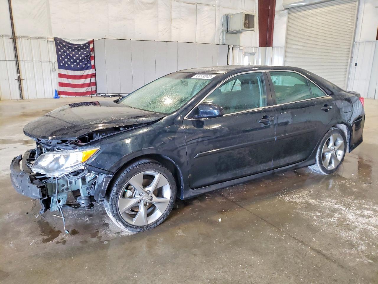 Salvage Toyota Camry Image
