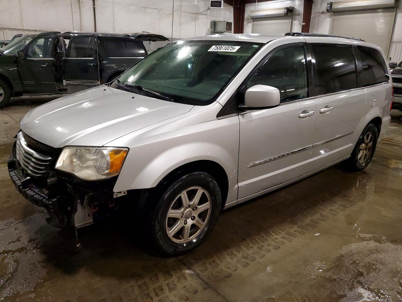Salvage Chrysler Minivan Image
