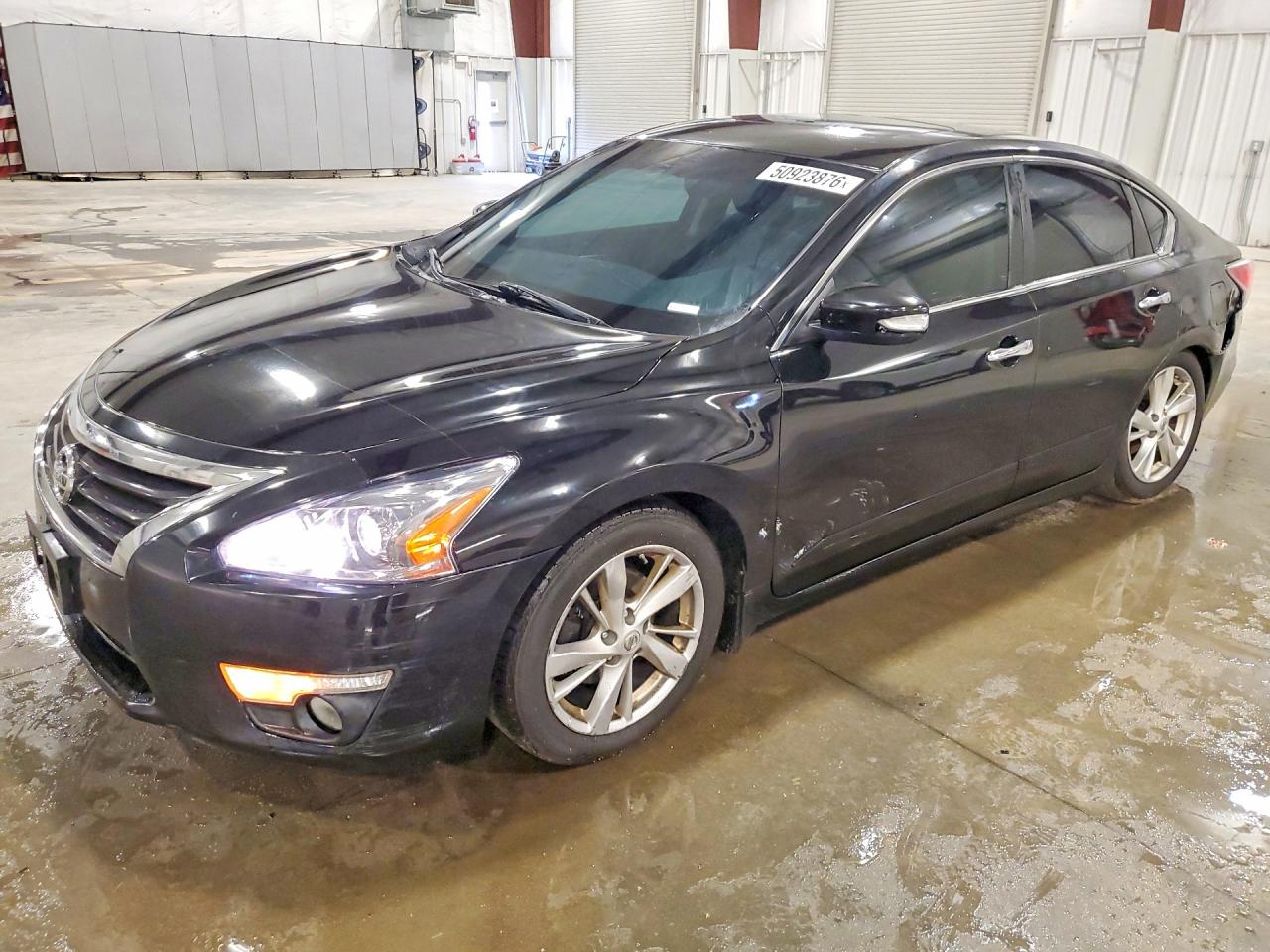 Salvage Nissan Altima Image