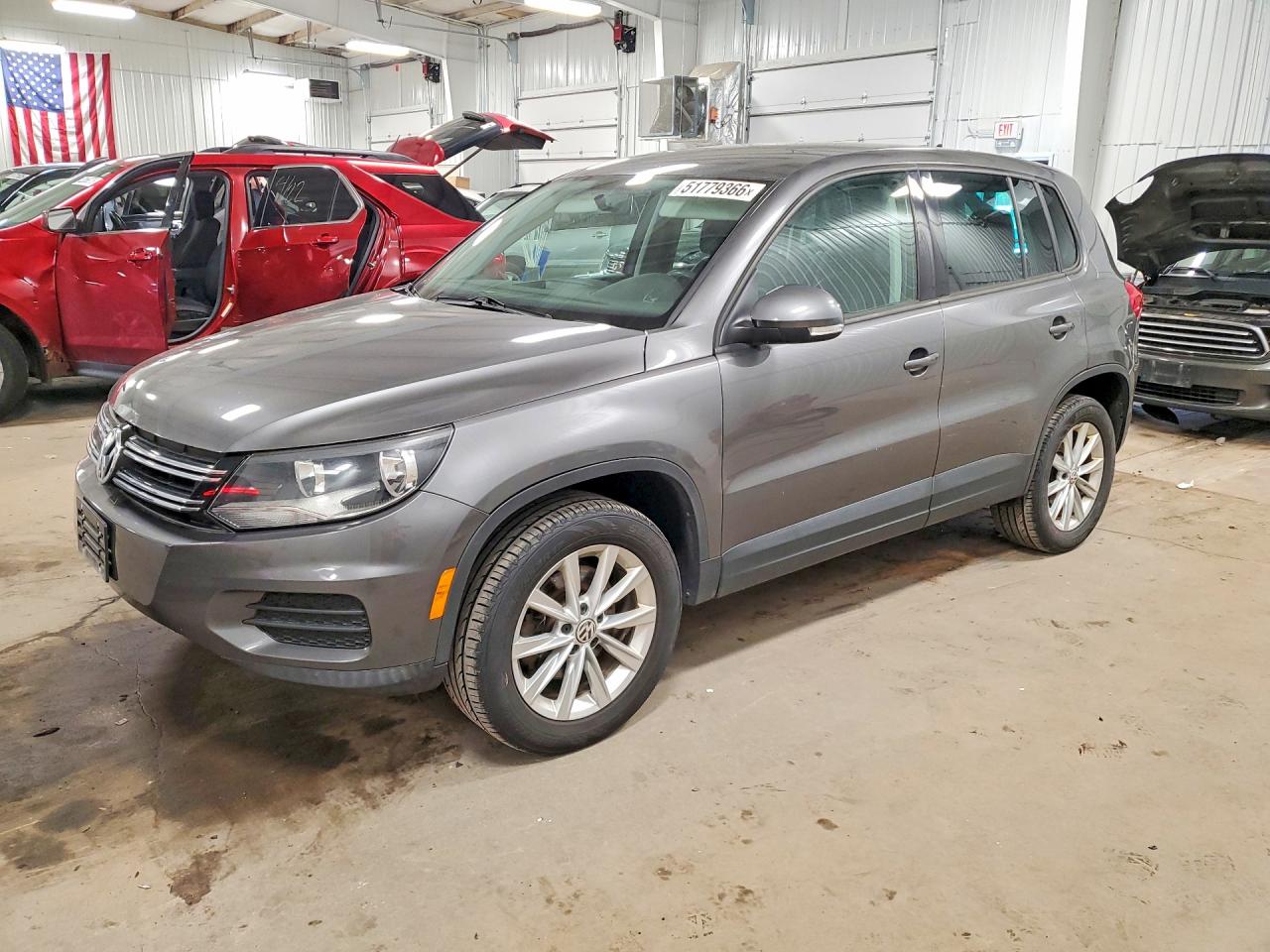 Salvage Volkswagen Tiguan Image