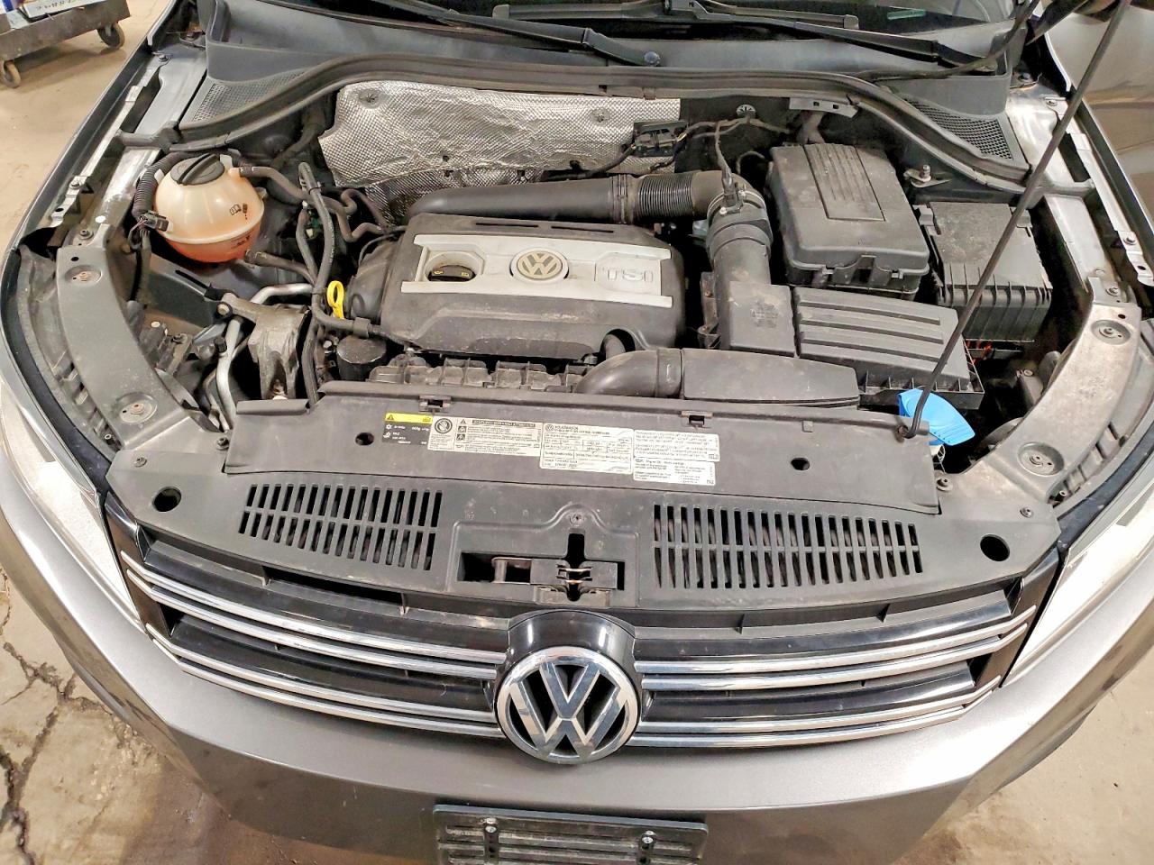 Volkswagen Tiguan S