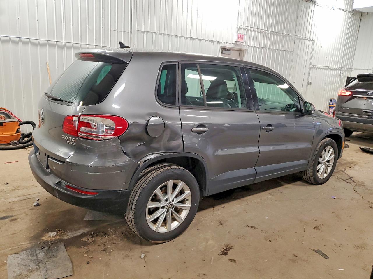 Volkswagen Tiguan S