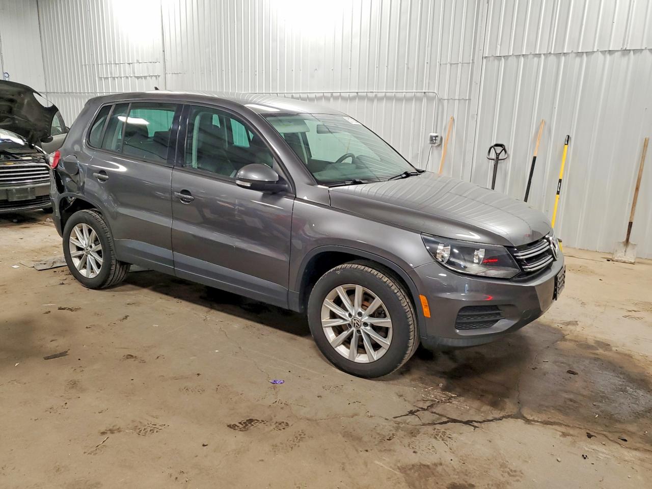 Volkswagen Tiguan S