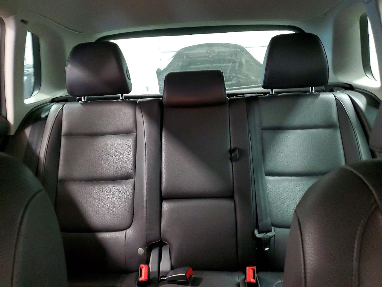 Volkswagen Tiguan S