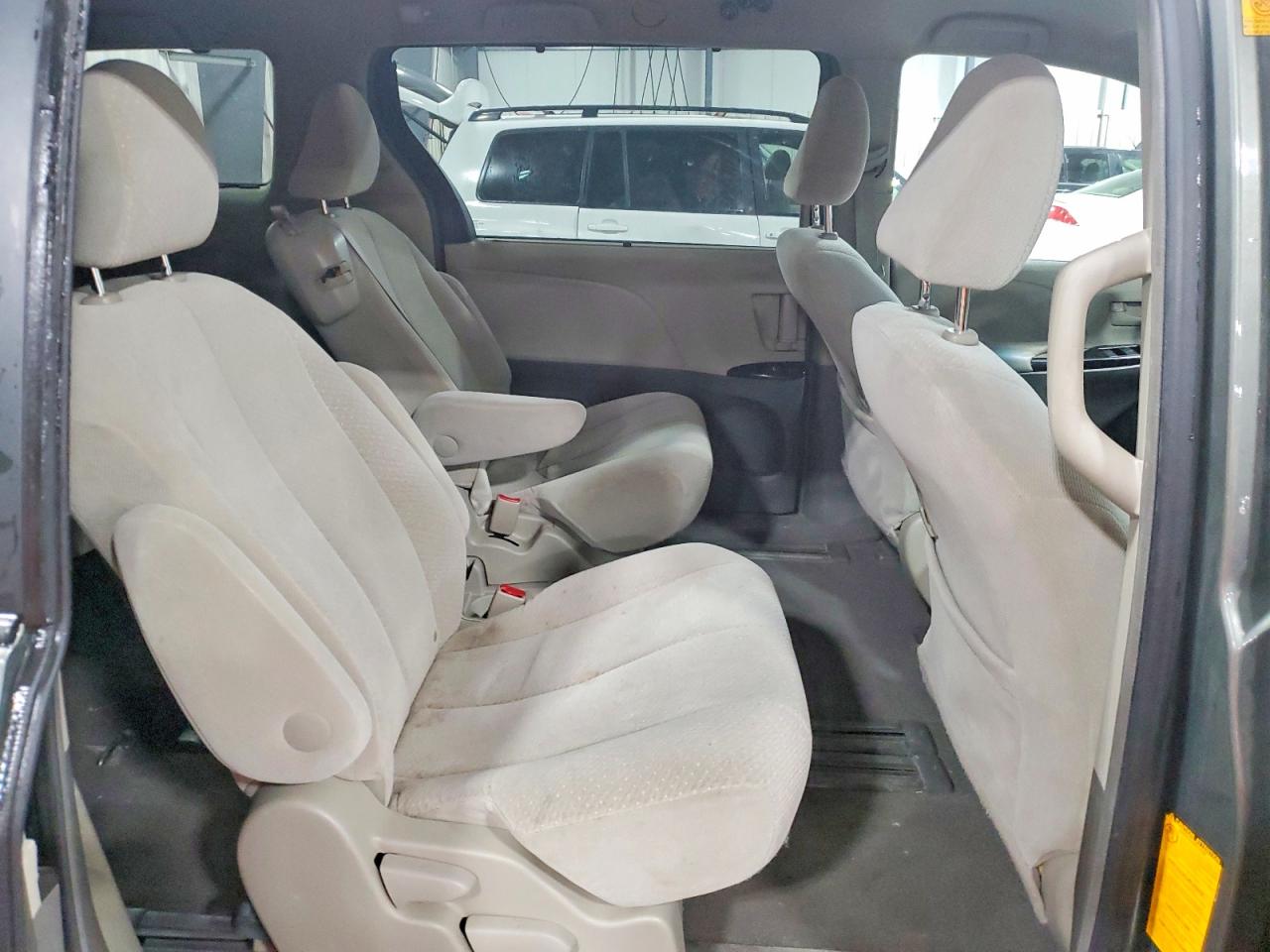 Toyota Sienna Le