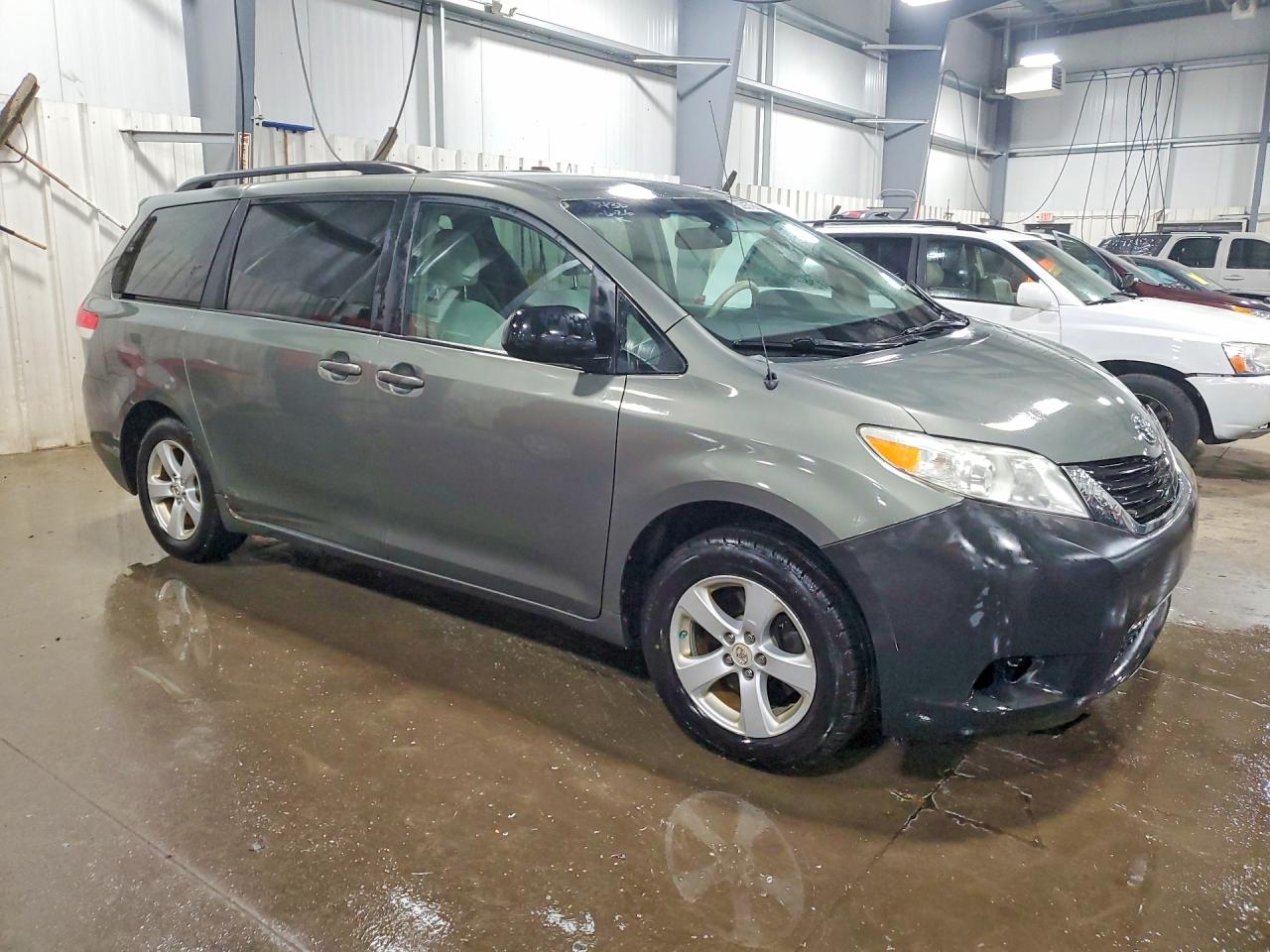 Toyota Sienna Le