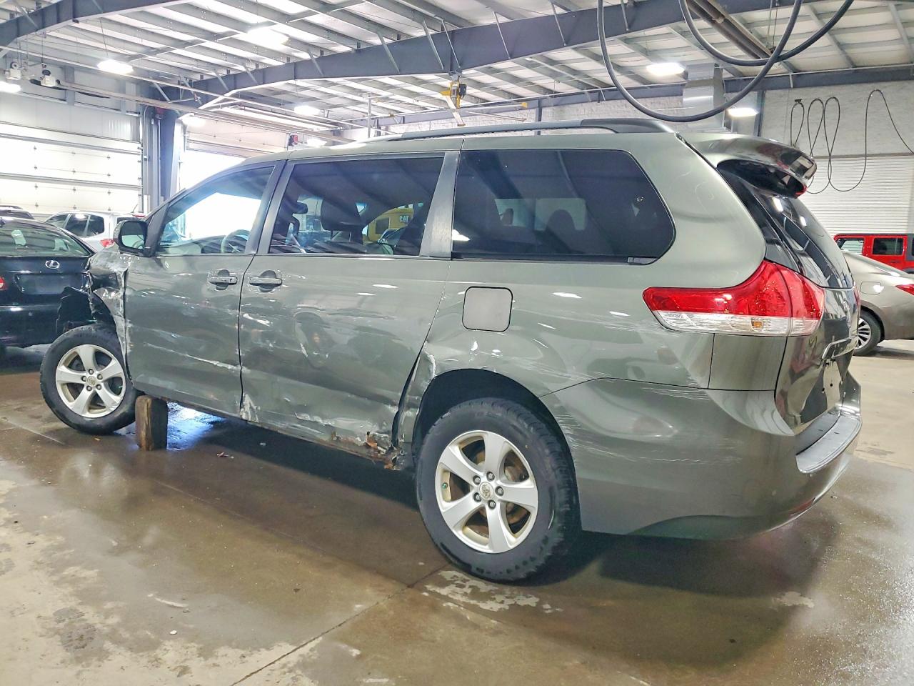 Toyota Sienna Le