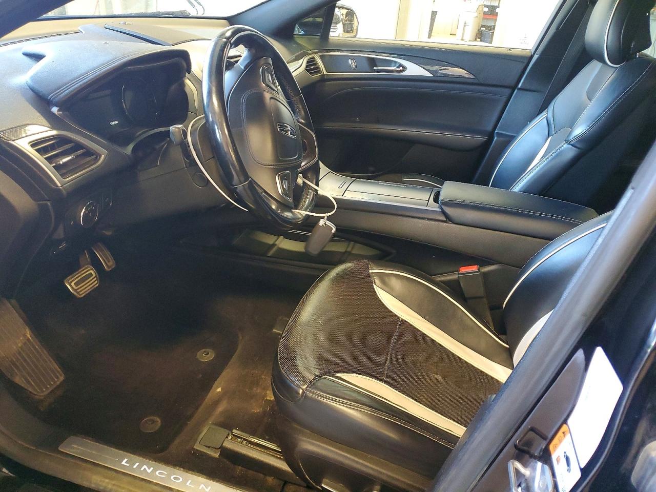 Lincoln MKZ Reserve