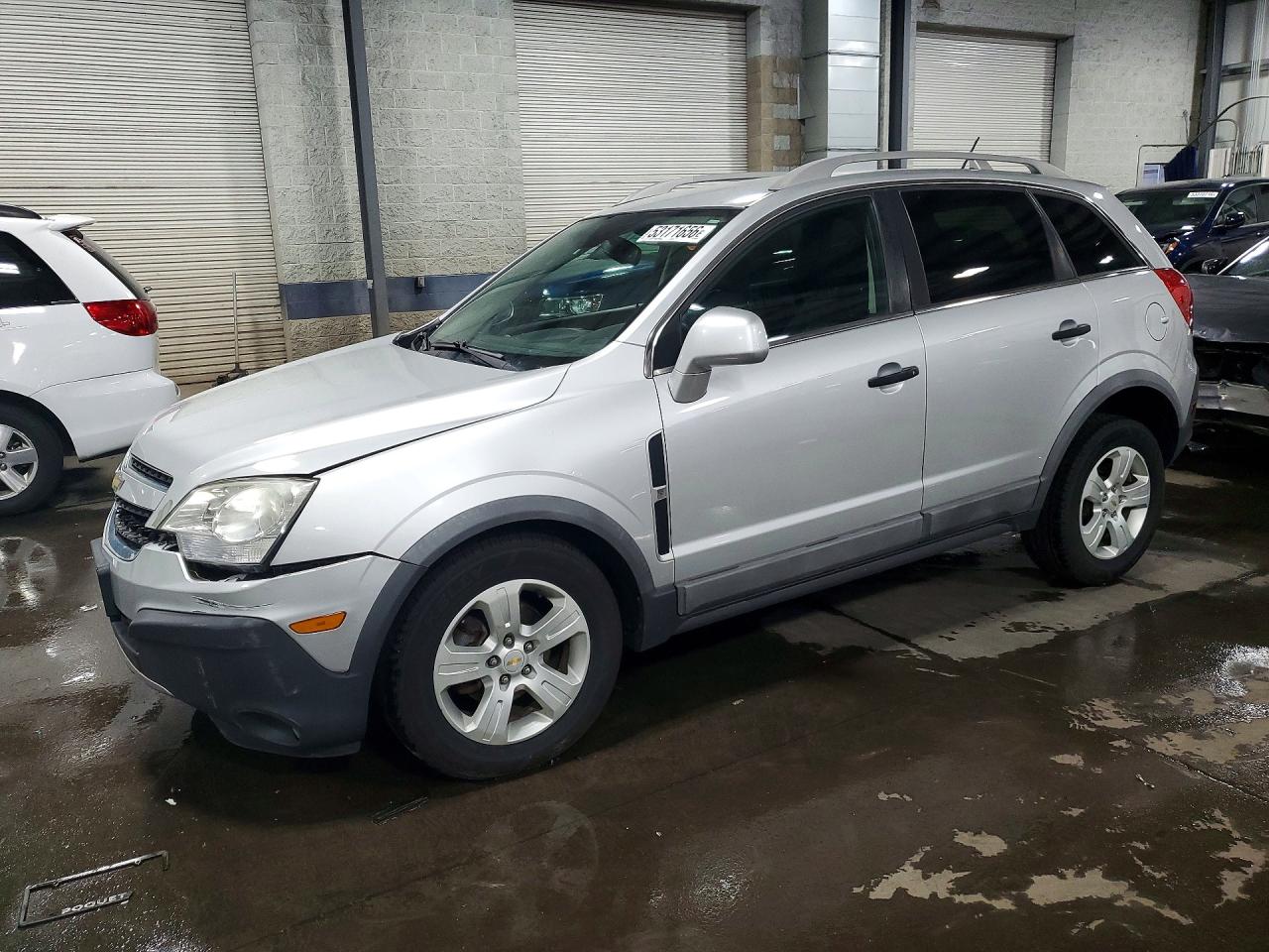 Salvage Chevrolet Captiva Image