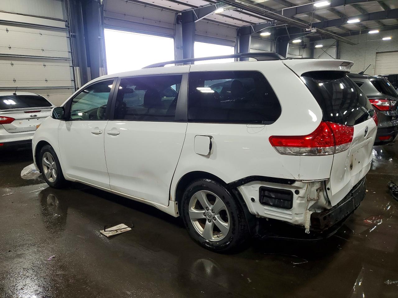 Toyota Sienna Le