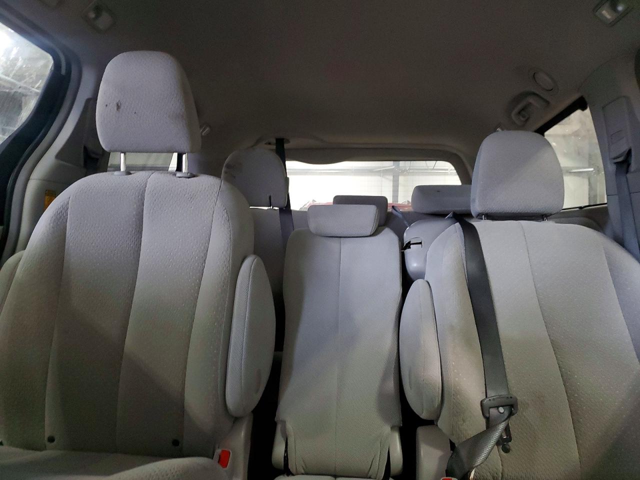 Toyota Sienna Le