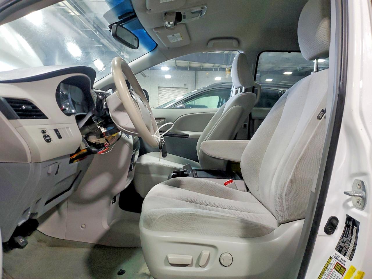 Toyota Sienna Le