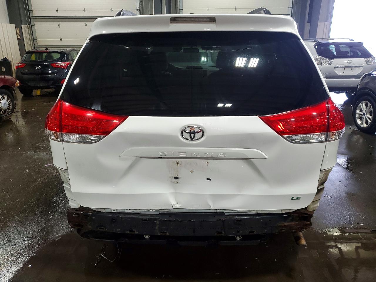Toyota Sienna Le