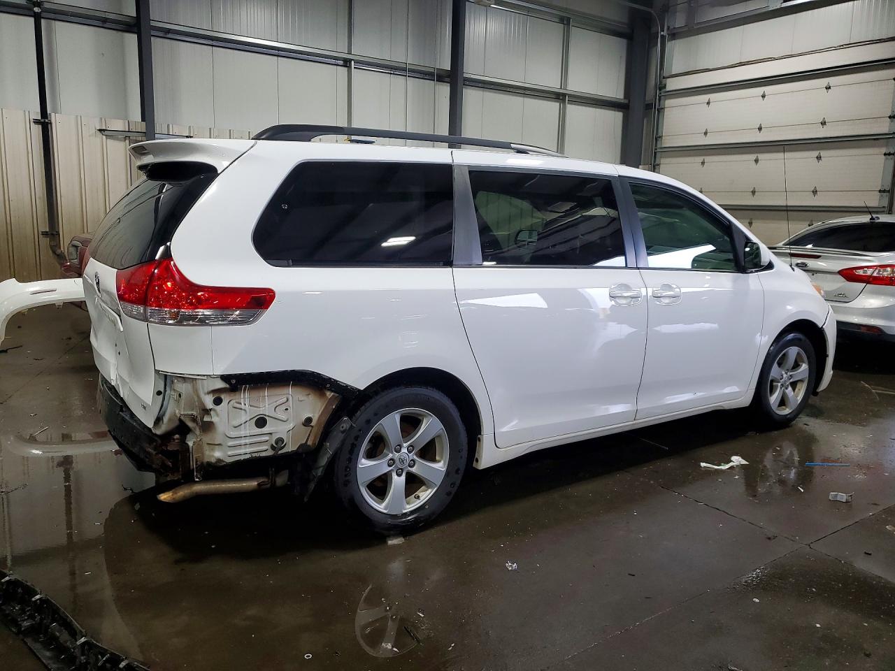 Toyota Sienna Le
