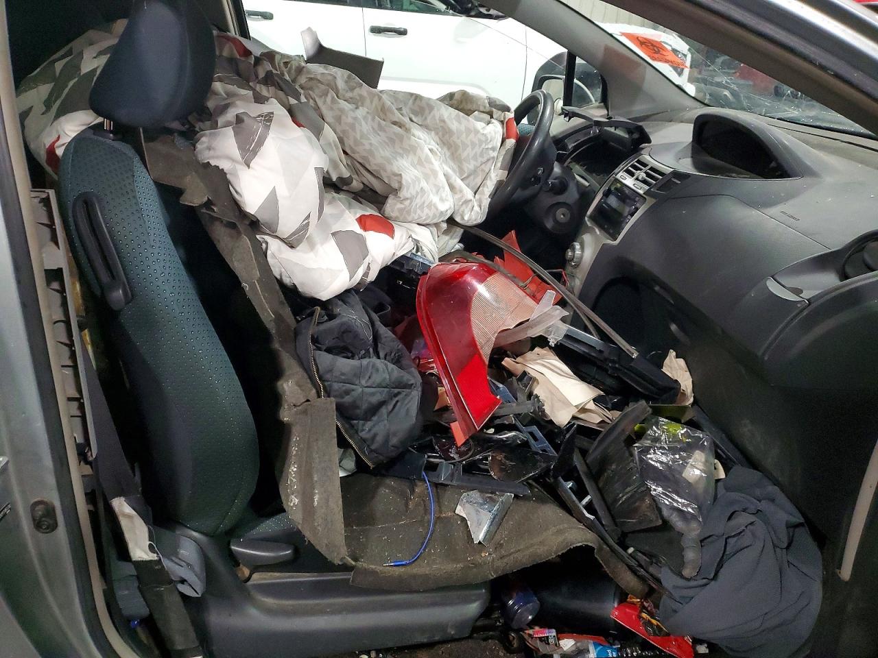 Toyota Yaris Base