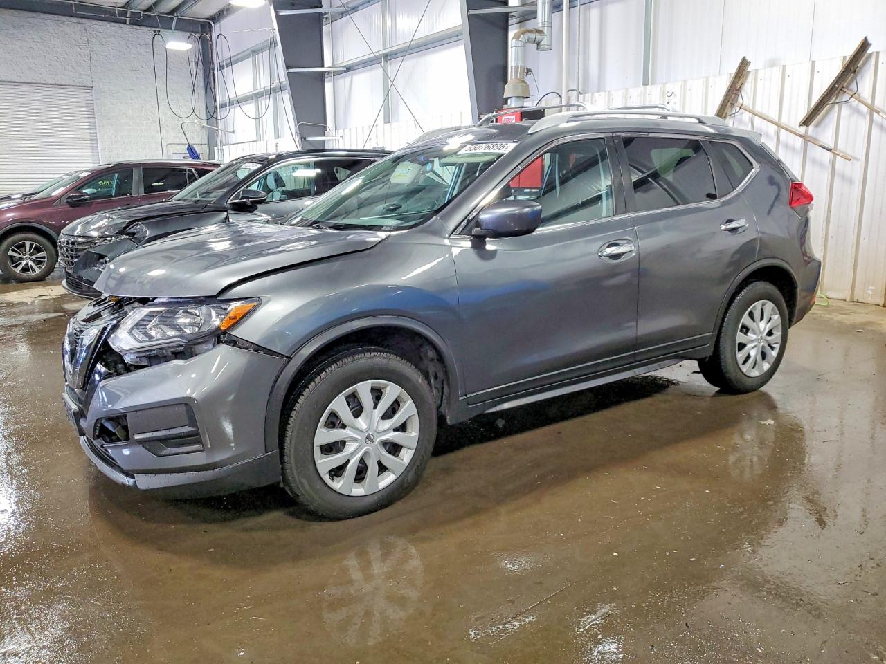 Salvage Nissan Rogue Image