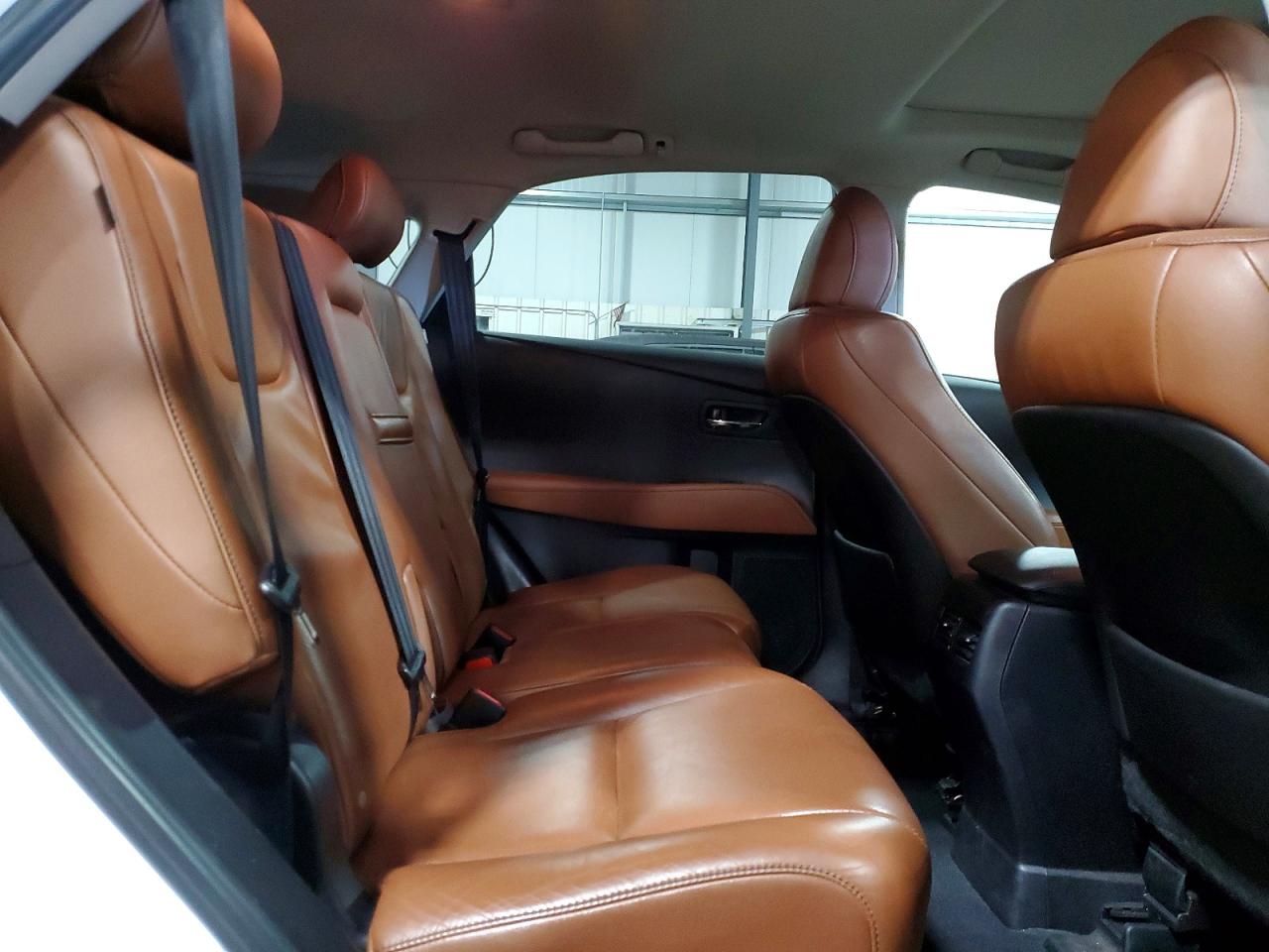 Lexus RX Base