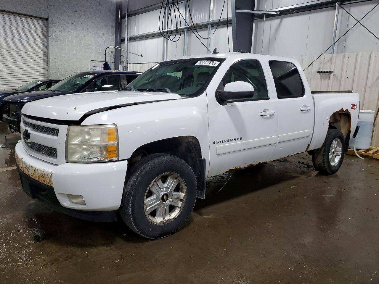 Salvage Chevrolet Silverado Image