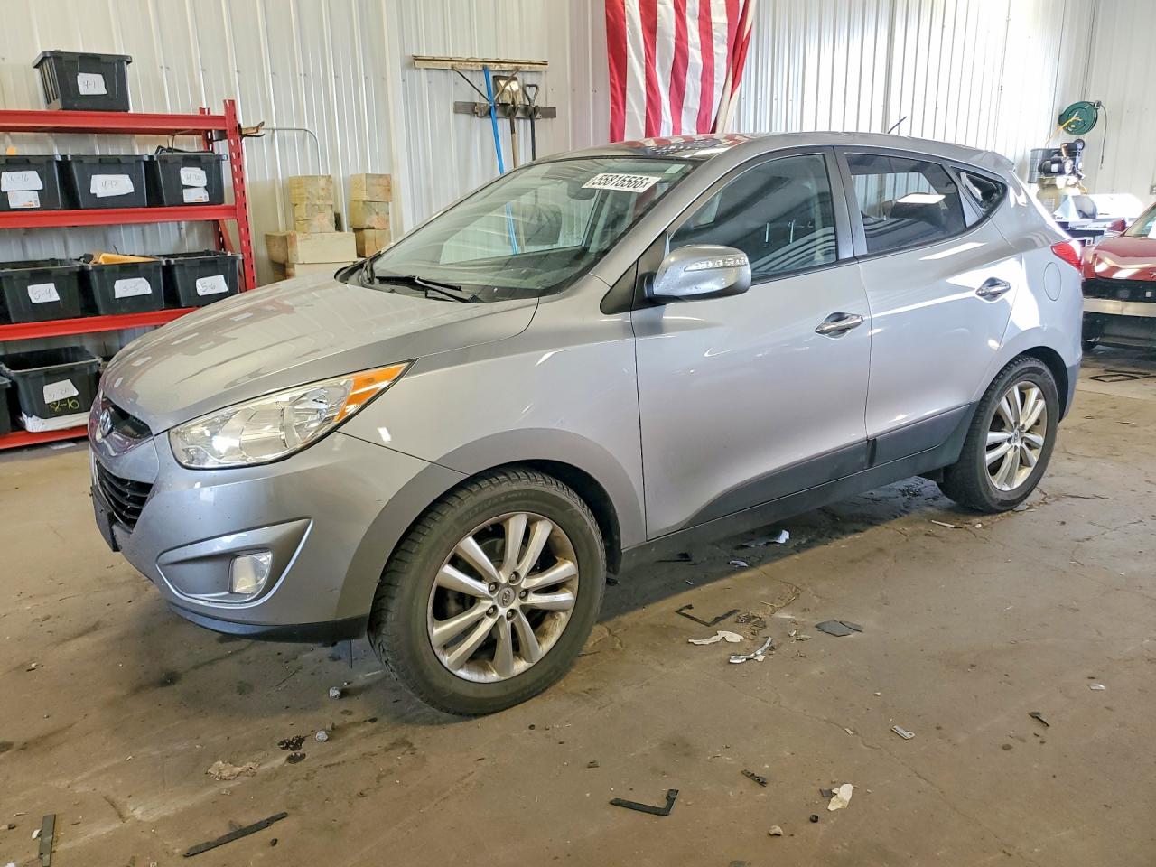 Salvage Hyundai TUCSON Image