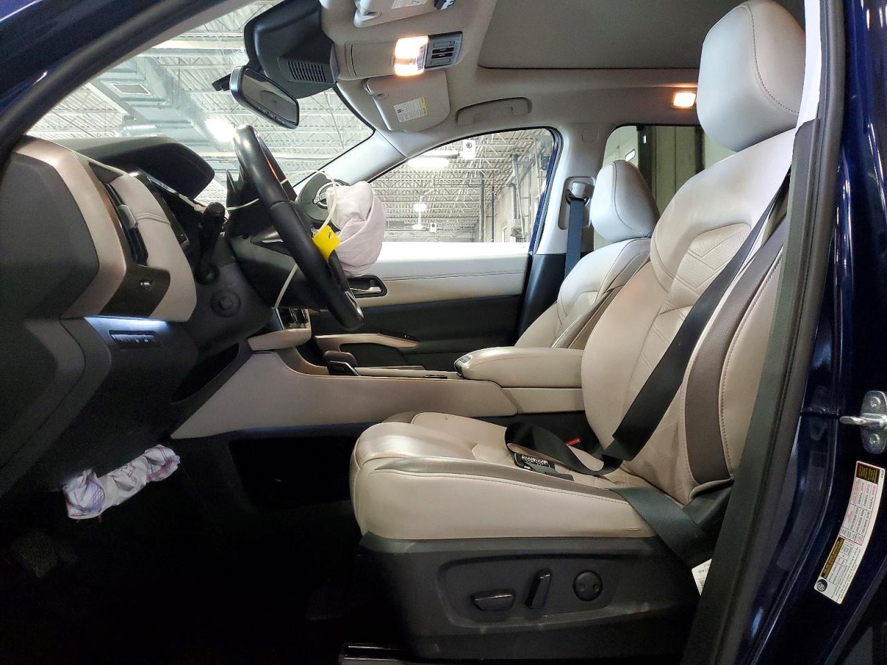 Nissan Pathfinder Platinum