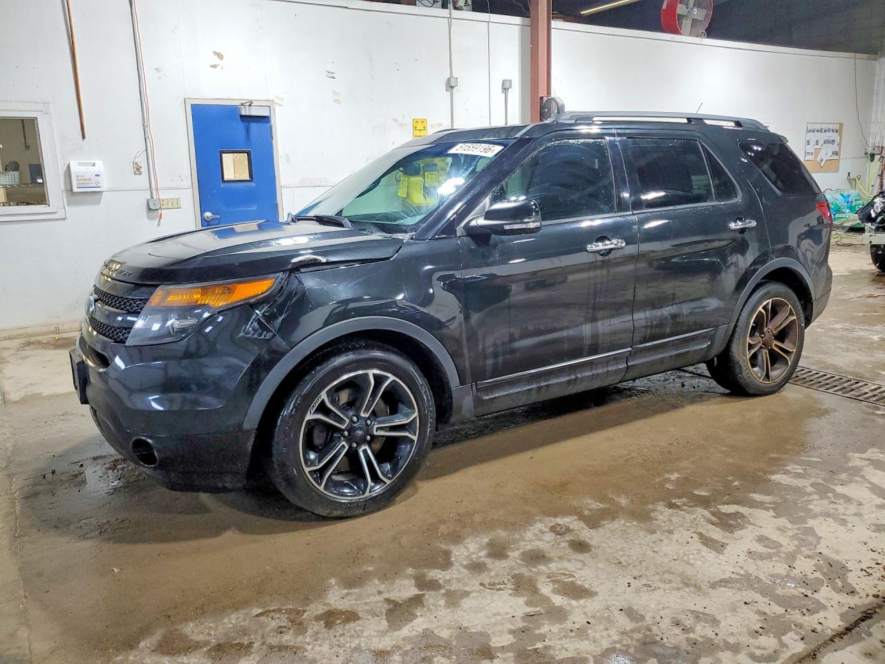 Salvage Ford Explorer Image
