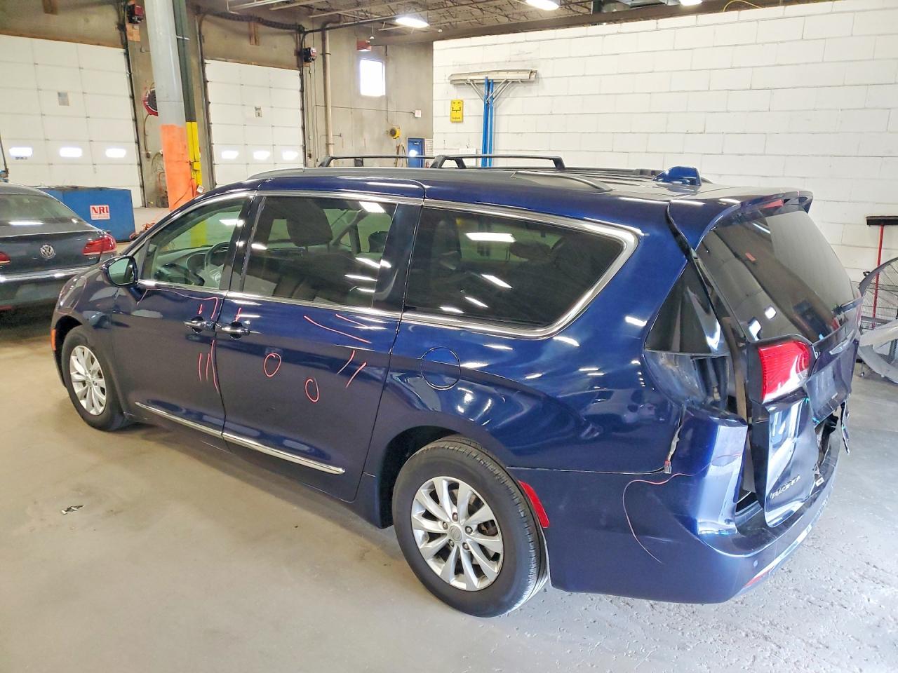 Chrysler Pacifica Touring L