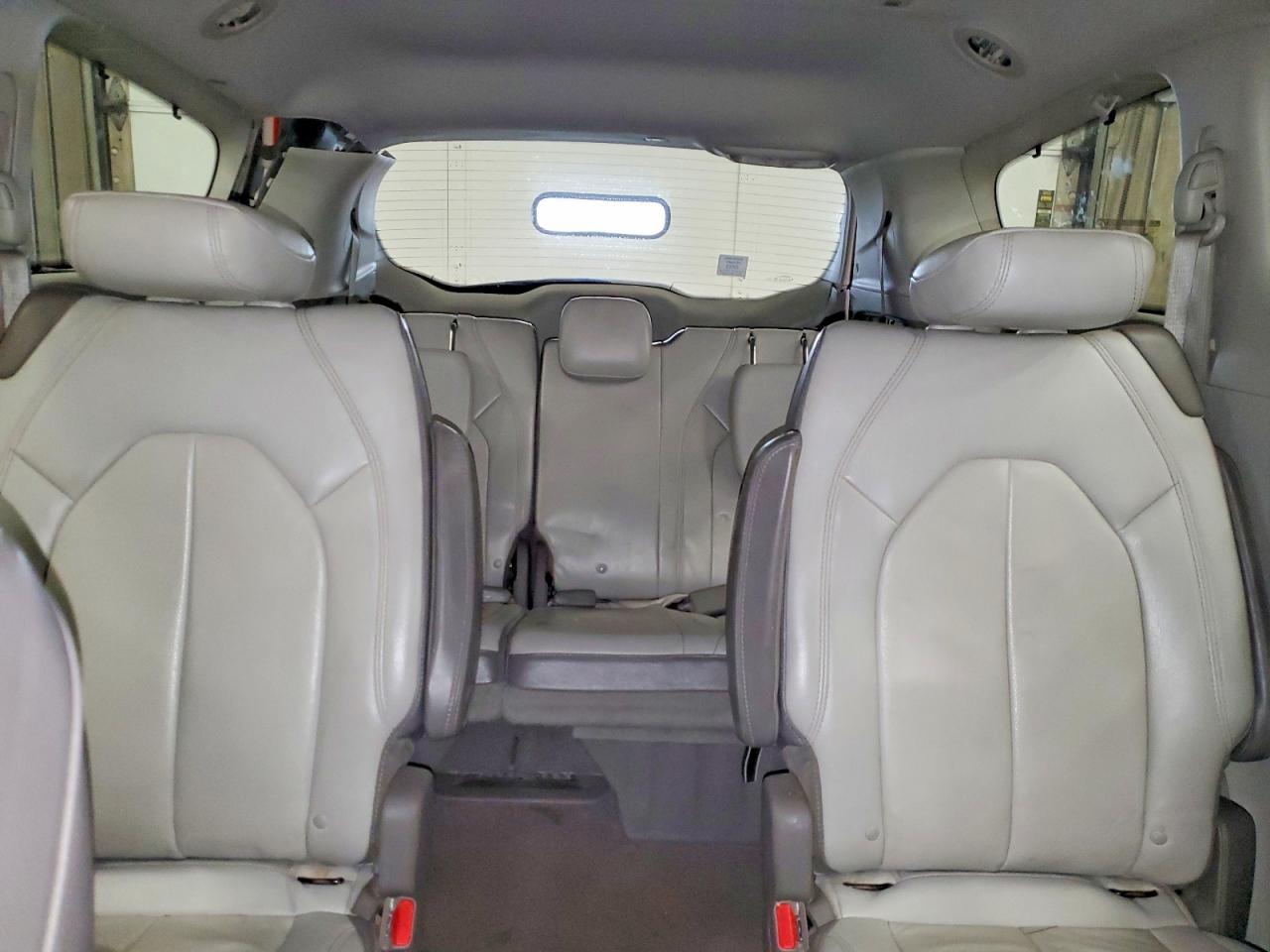 Chrysler Pacifica Touring L