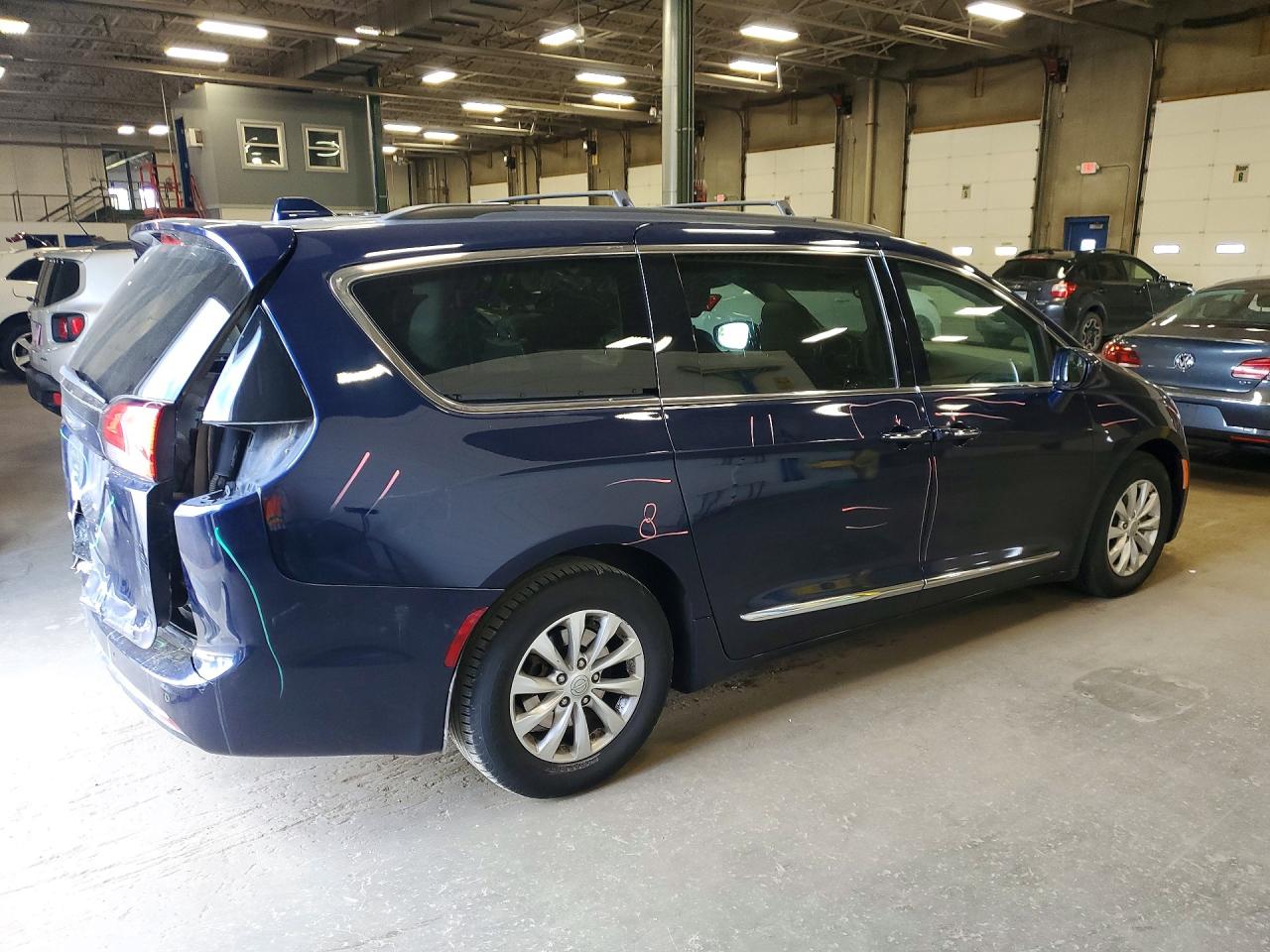 Chrysler Pacifica Touring L