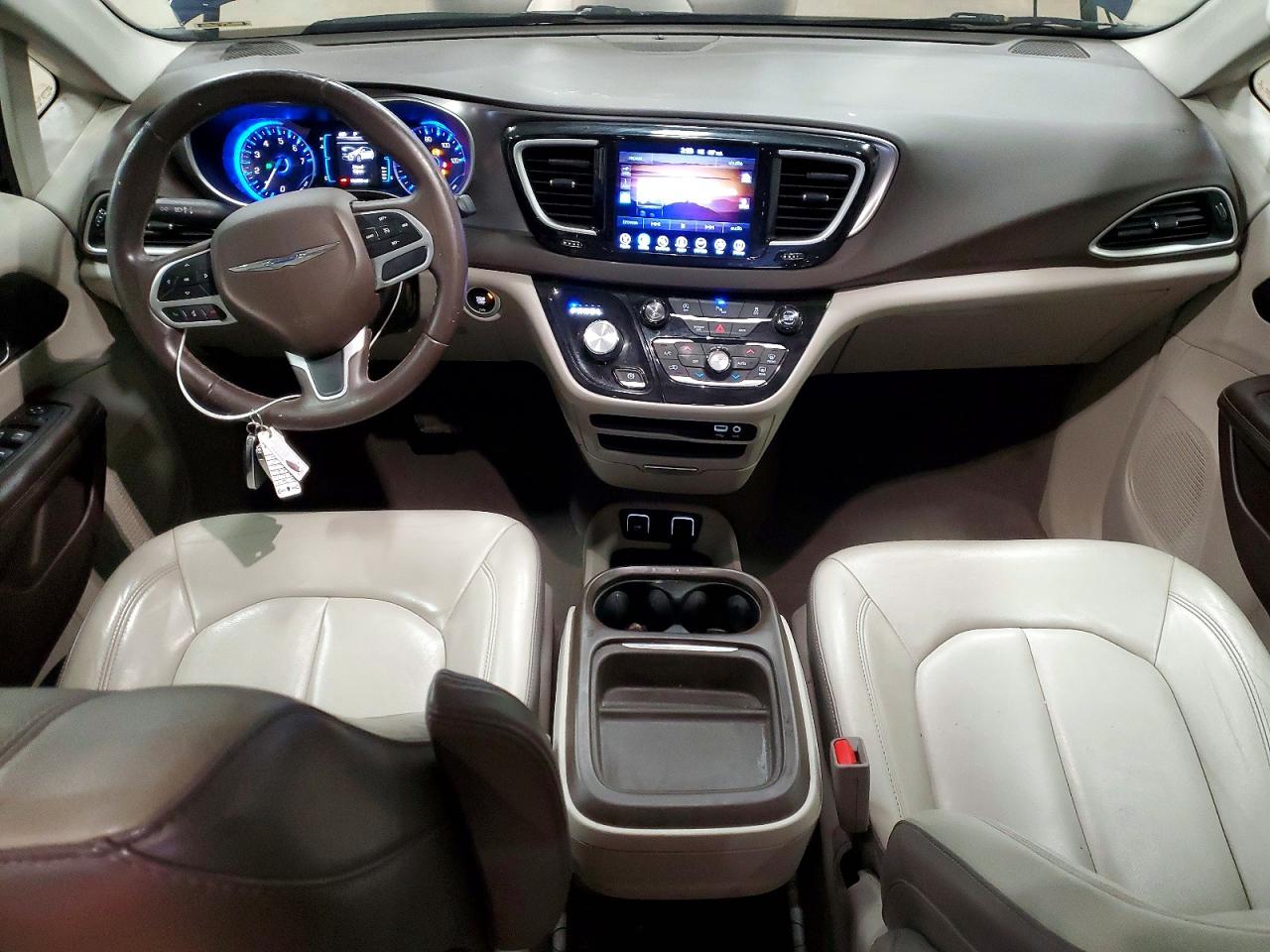 Chrysler Pacifica Touring L