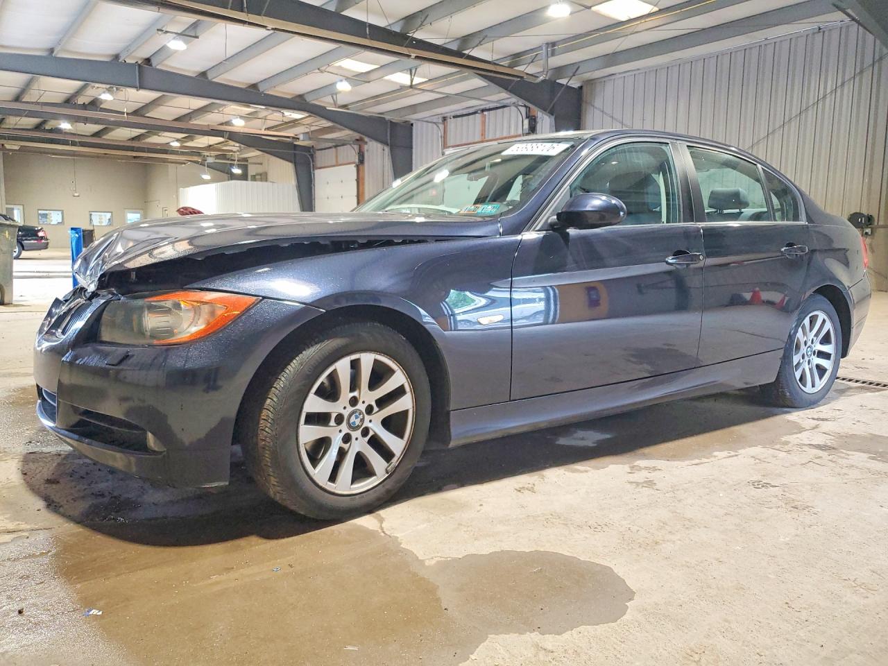 Salvage BMW 3 Series Image