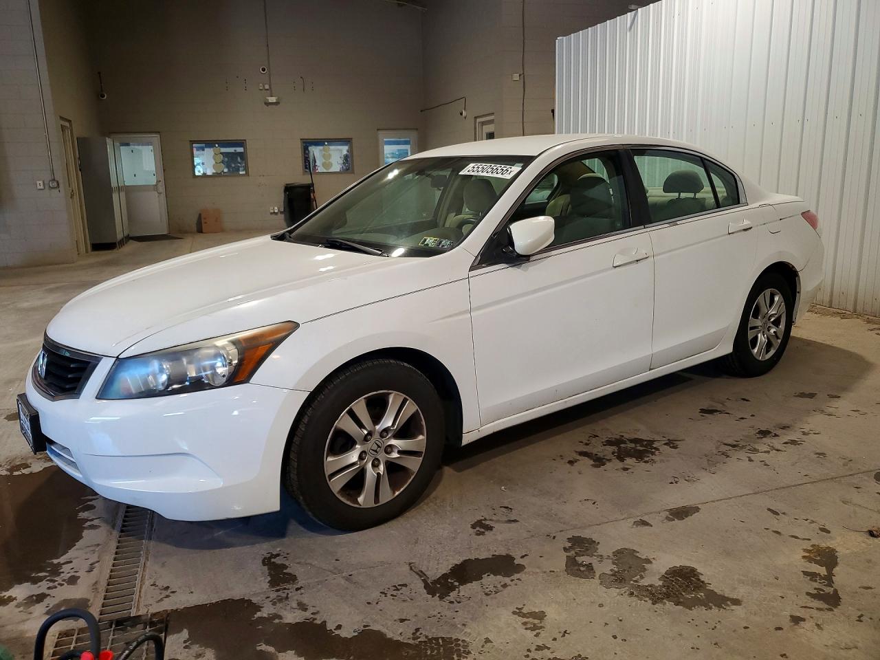 Salvage Honda Accord Image