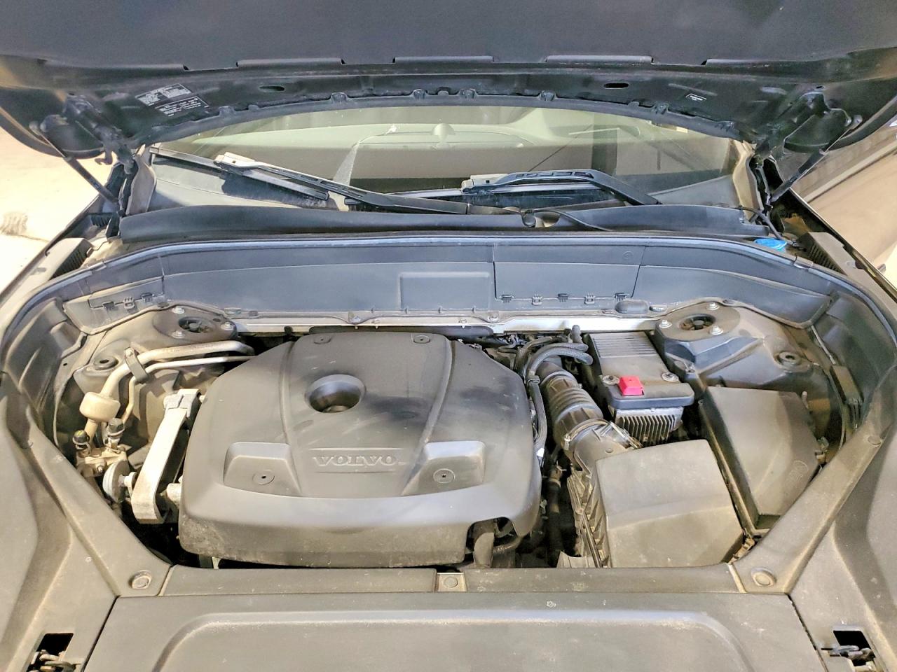 Volvo XC90 T6