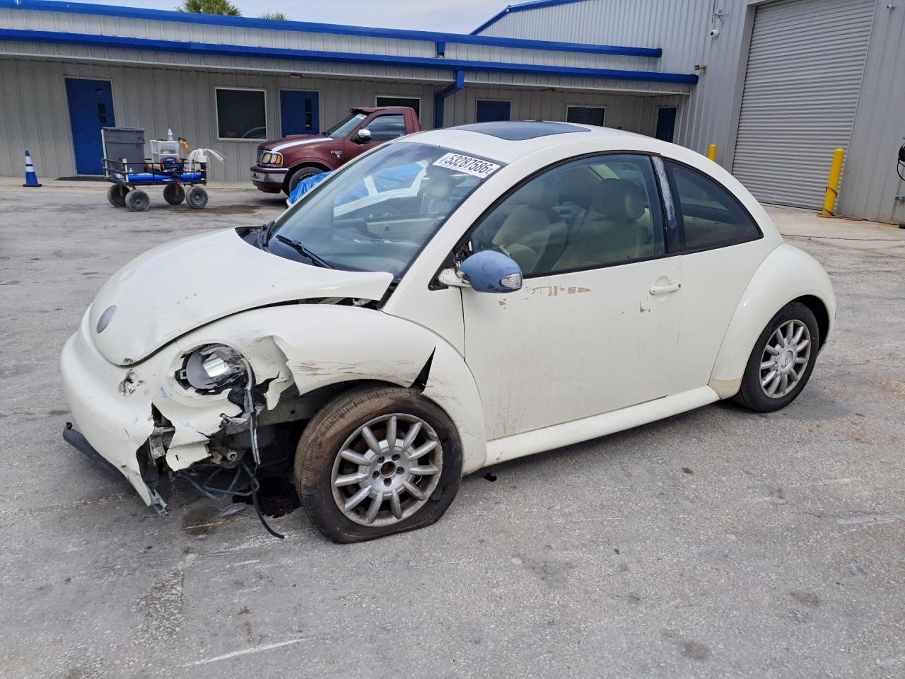 Salvage Volkswagen Beetle Image
