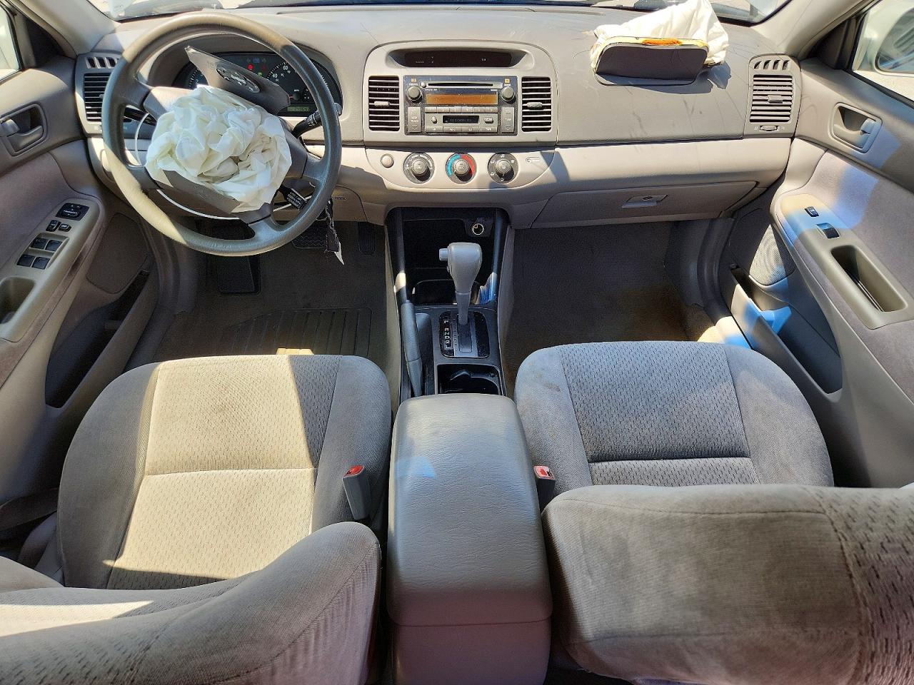 Toyota Camry Le V6