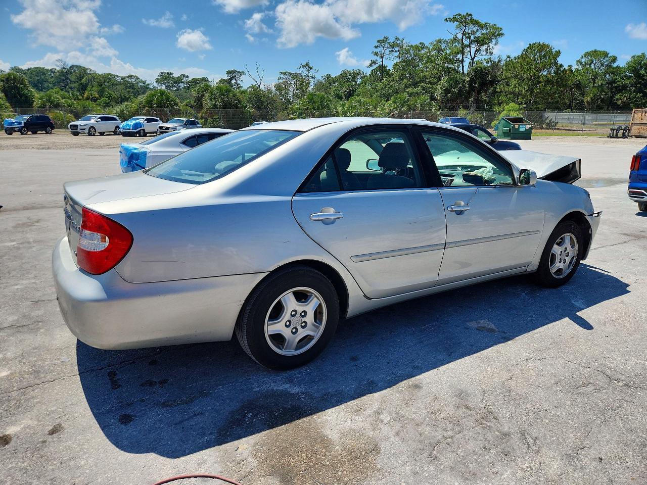 Toyota Camry Le V6