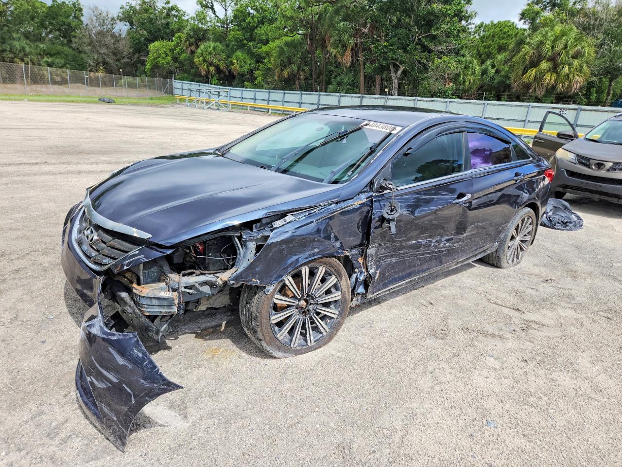 Salvage Hyundai SONATA Image