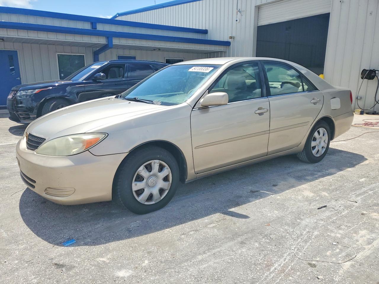 Salvage Toyota Camry Image