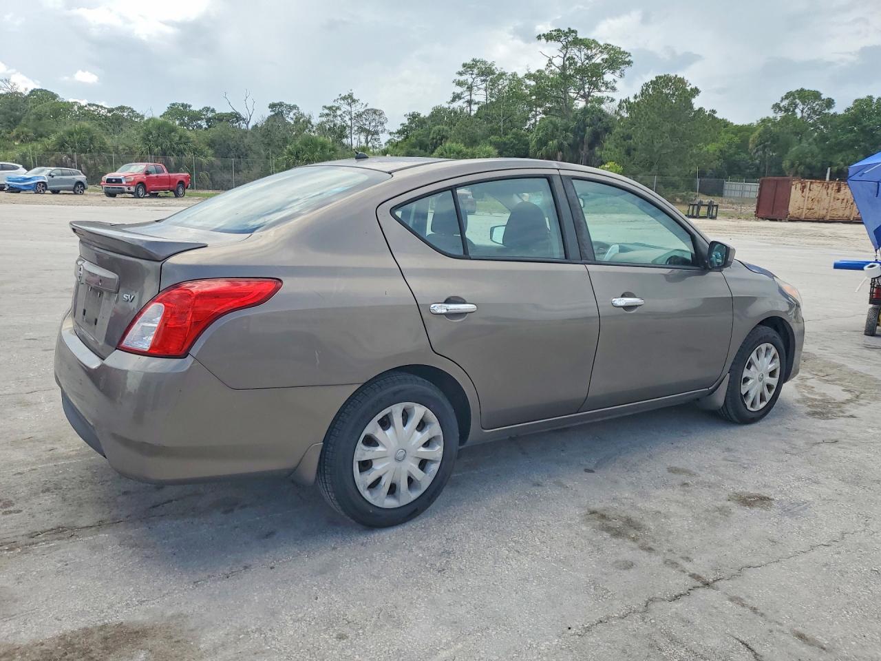 Nissan Versa 1.6 Sv