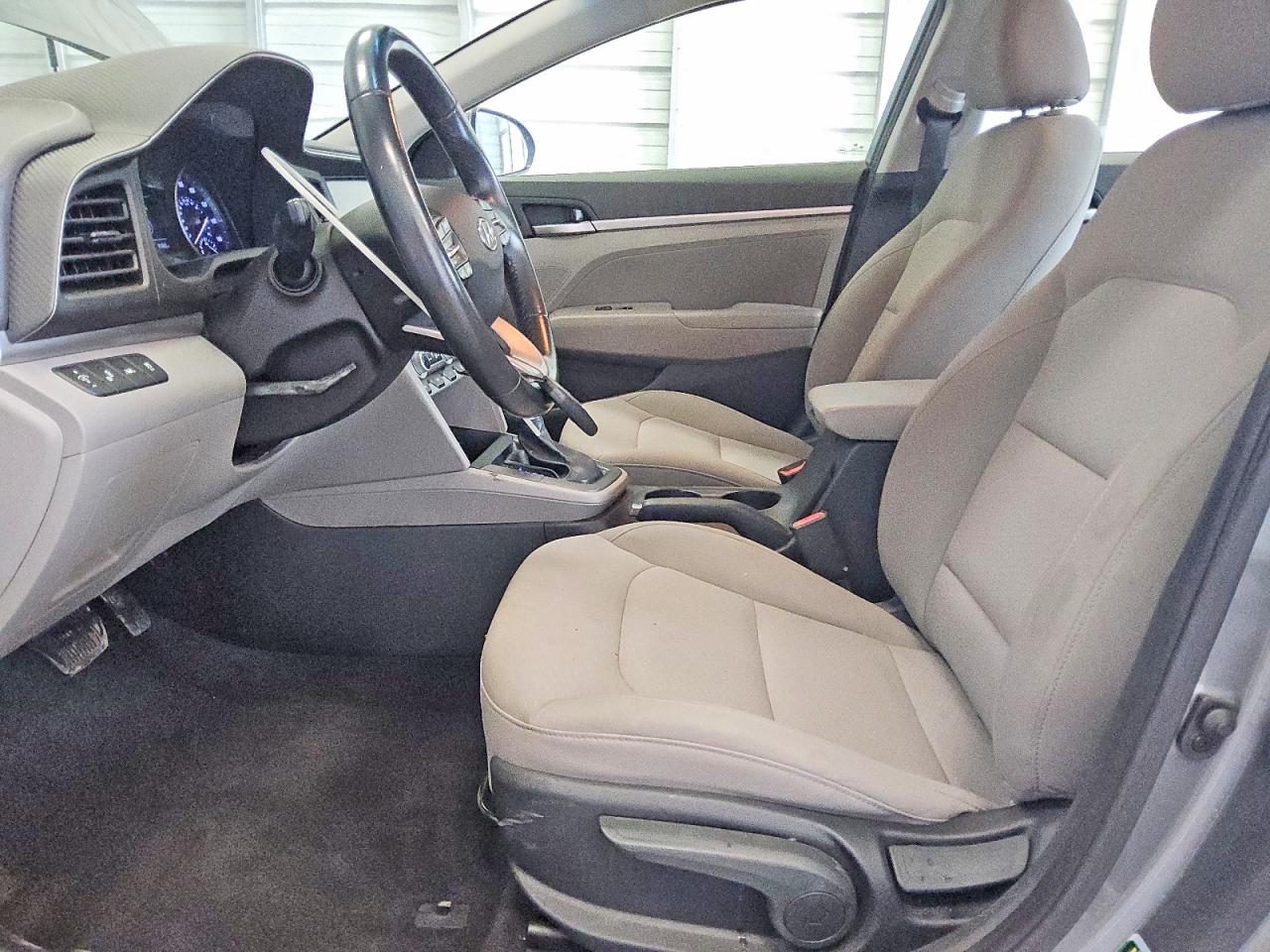 Hyundai ELANTRA Value Edition