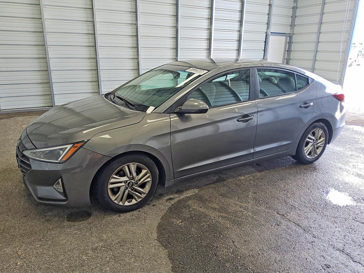 Salvage Hyundai ELANTRA Image